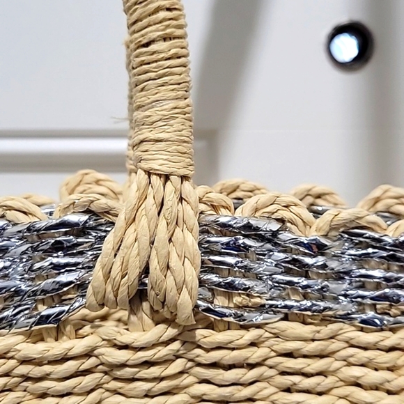 Stripe Straw and silver Bag for Summer/Beach Sophistication Size Large - Picture 4 of 5